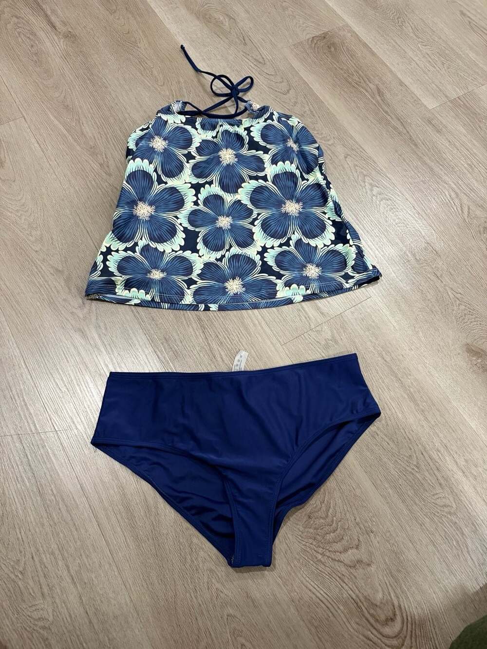 Women's Floral Tankini Top & Solid Navy High-Waisted Bottom 2-Piece Swimsuit XL